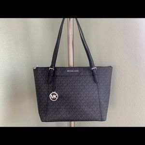 Like New. With Tag Michael Kors Jetset Tote Bag